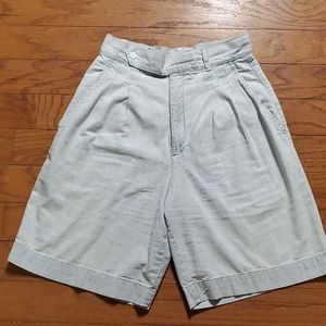 Vintage Gap Denim pleated shorts.